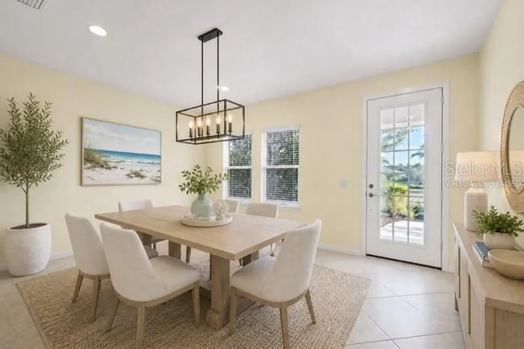 7040 White Willow Court Sarasota FL 34243