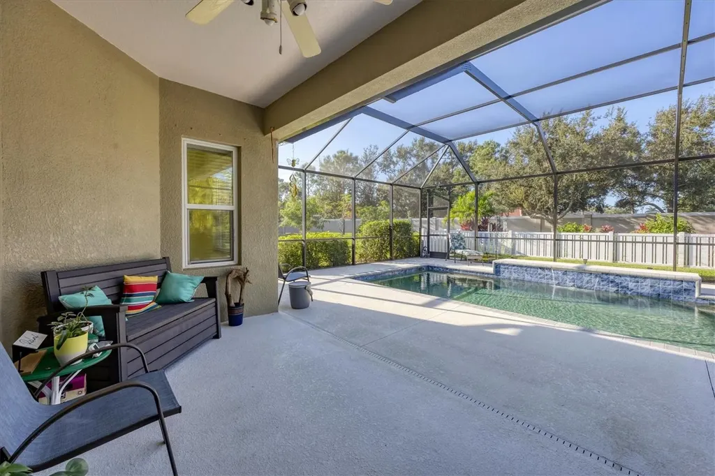7040 White Willow Court Sarasota FL 34243