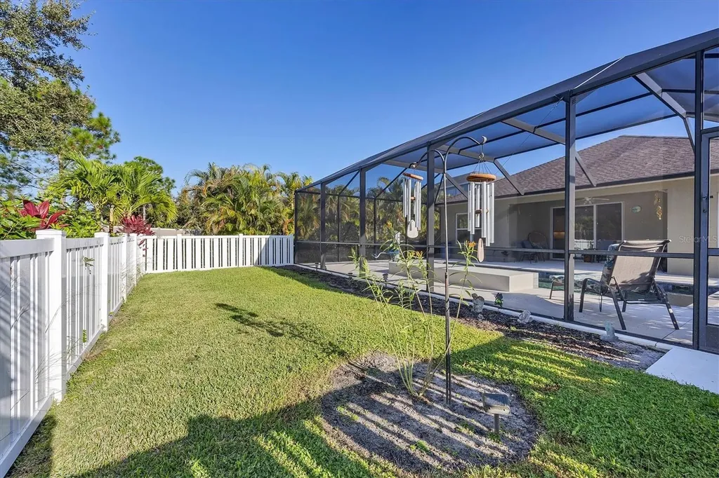 7040 White Willow Court Sarasota FL 34243