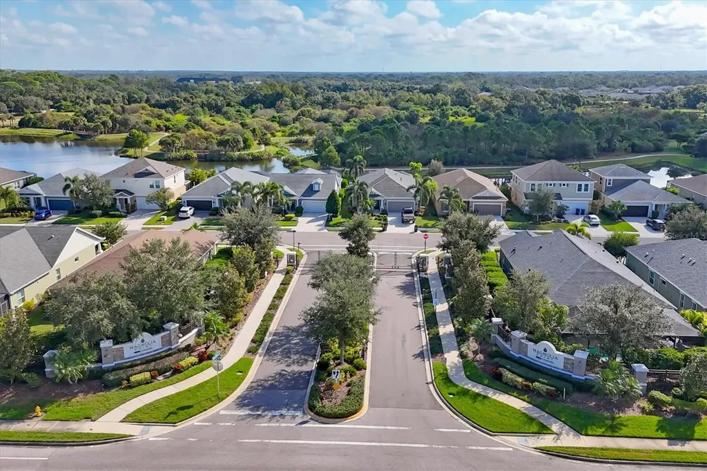7040 White Willow Court Sarasota FL 34243