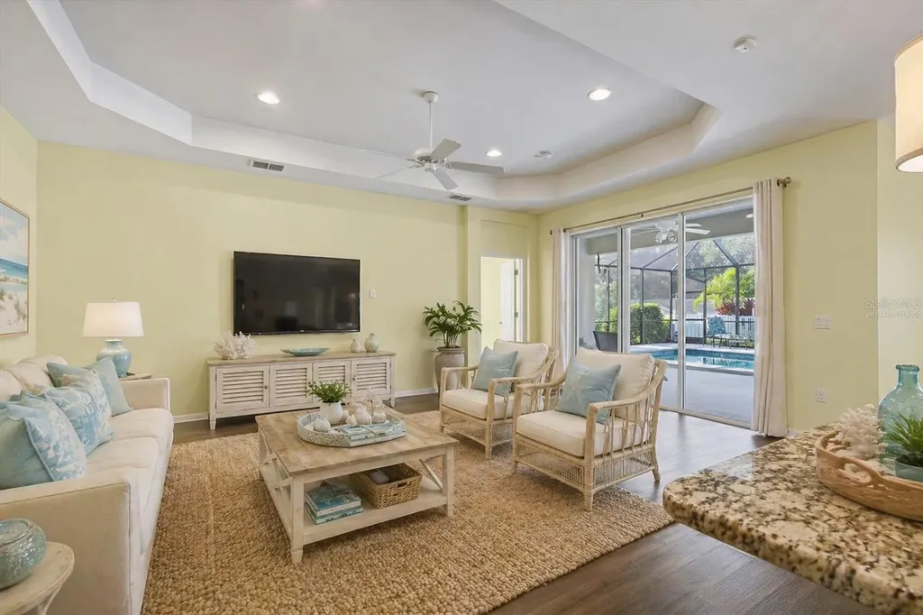 7040 White Willow Court Sarasota FL 34243