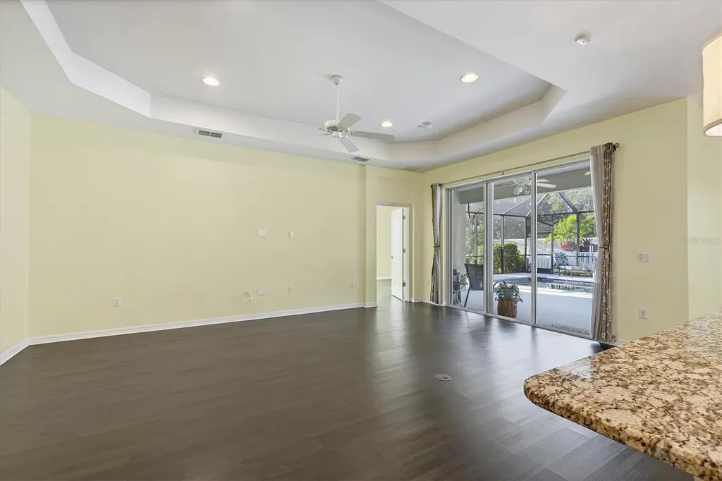7040 White Willow Court Sarasota FL 34243
