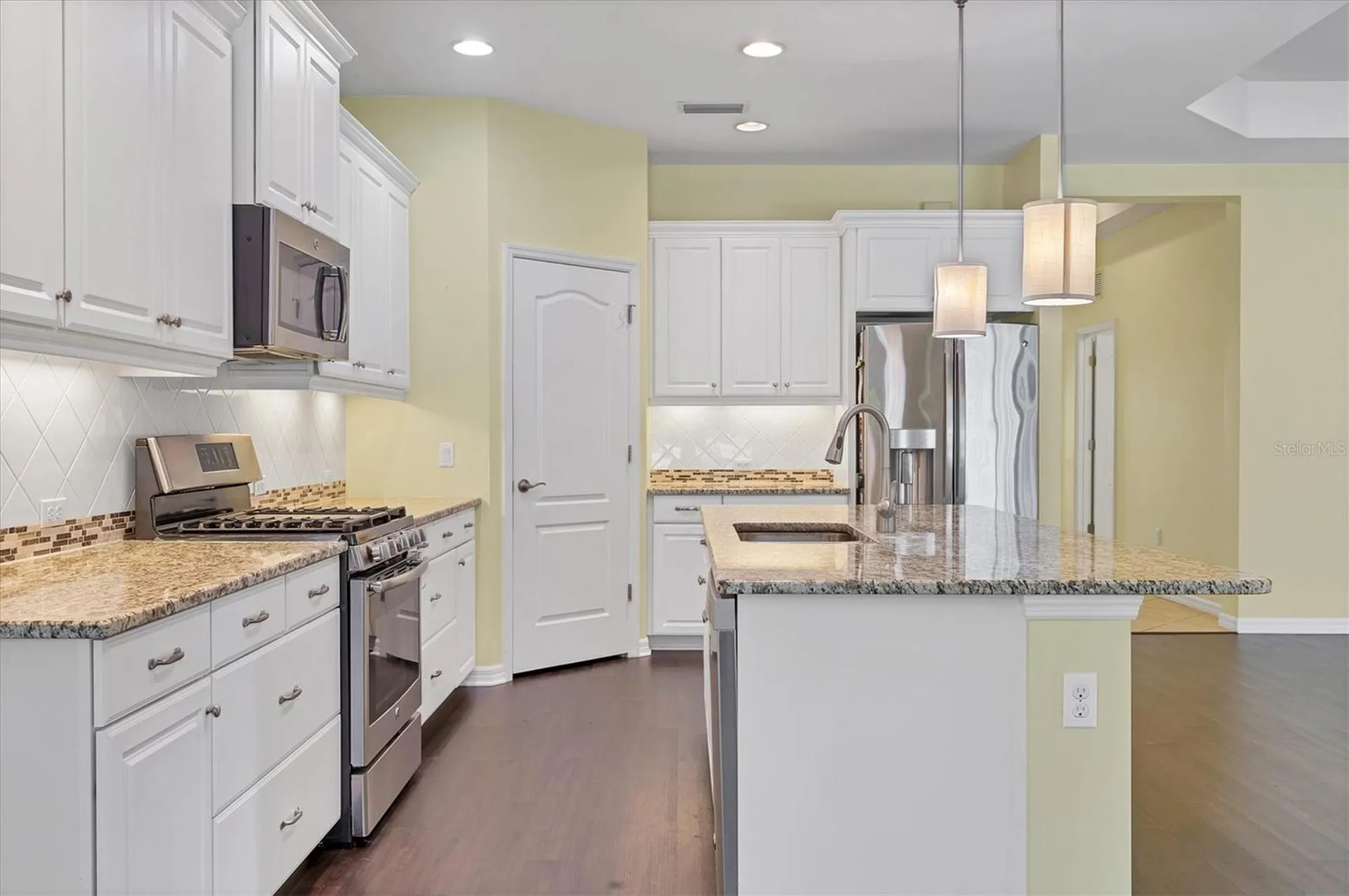 7040 White Willow Court Sarasota FL 34243