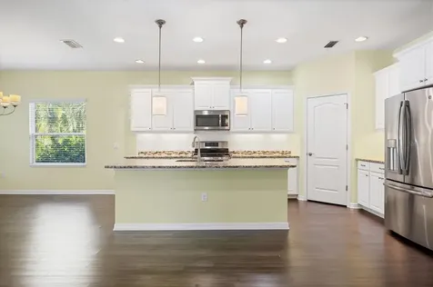 7040 White Willow Court Sarasota FL 34243