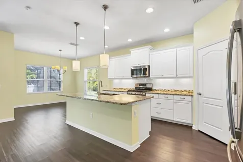 7040 White Willow Court Sarasota FL 34243