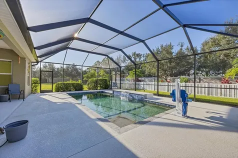 7040 White Willow Court Sarasota FL 34243
