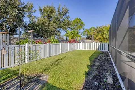 7040 White Willow Court Sarasota FL 34243