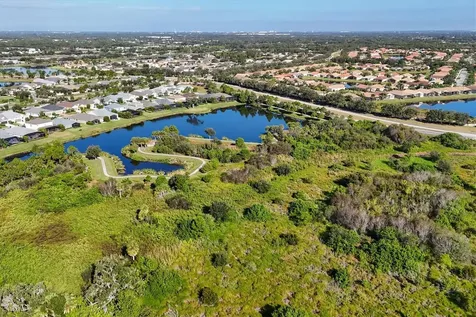 7040 White Willow Court Sarasota FL 34243