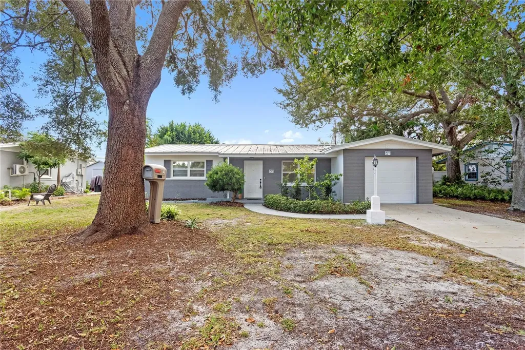 1500 78th Avenue N St Petersburg FL 33702