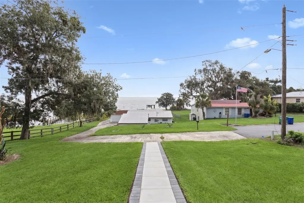 17540 Third Street Montverde FL 34756