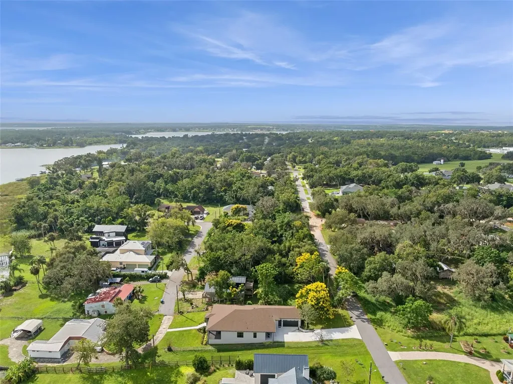 17540 Third Street Montverde FL 34756
