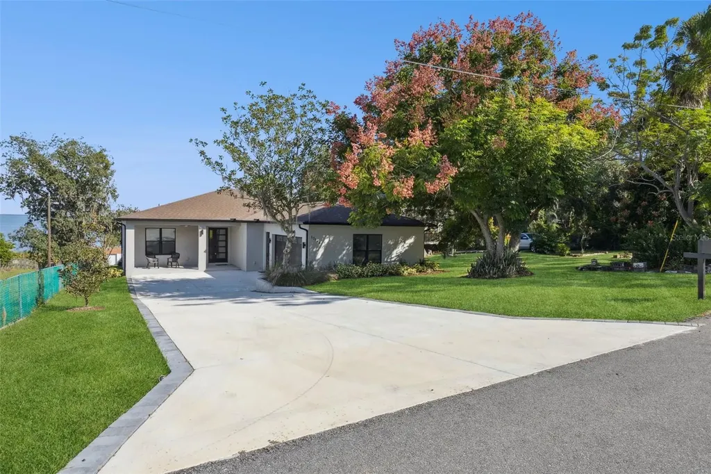 17540 Third Street Montverde FL 34756