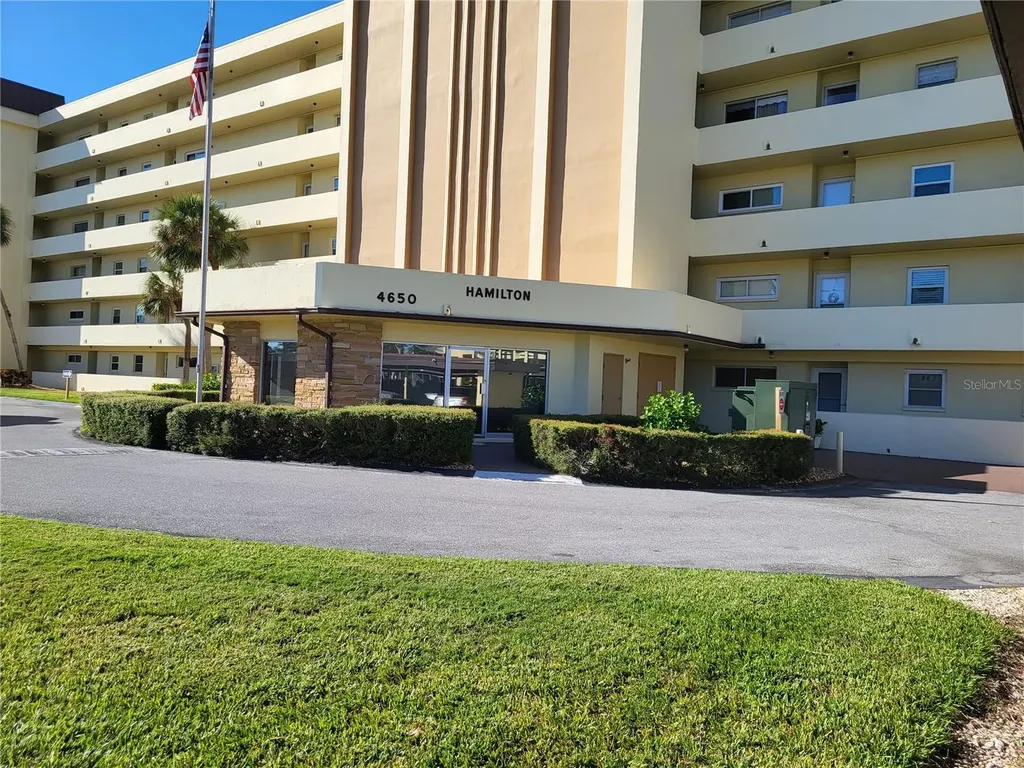4650 Cove Circle St Petersburg FL 33708