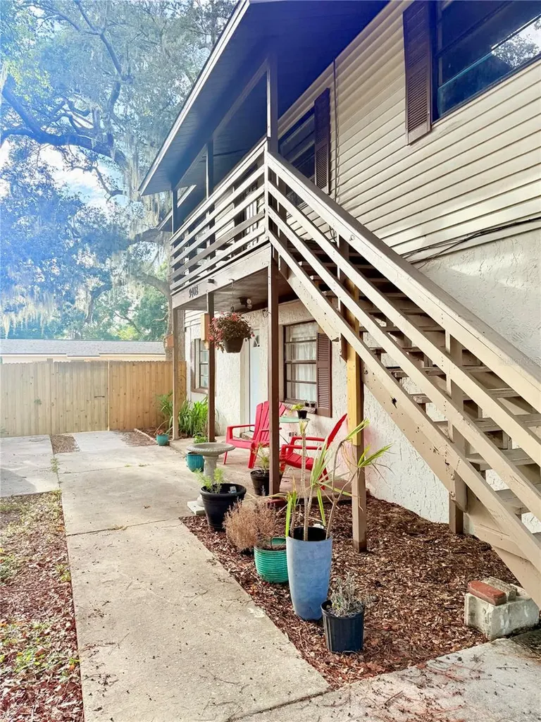 9402 N Semmes Street Tampa FL 33612