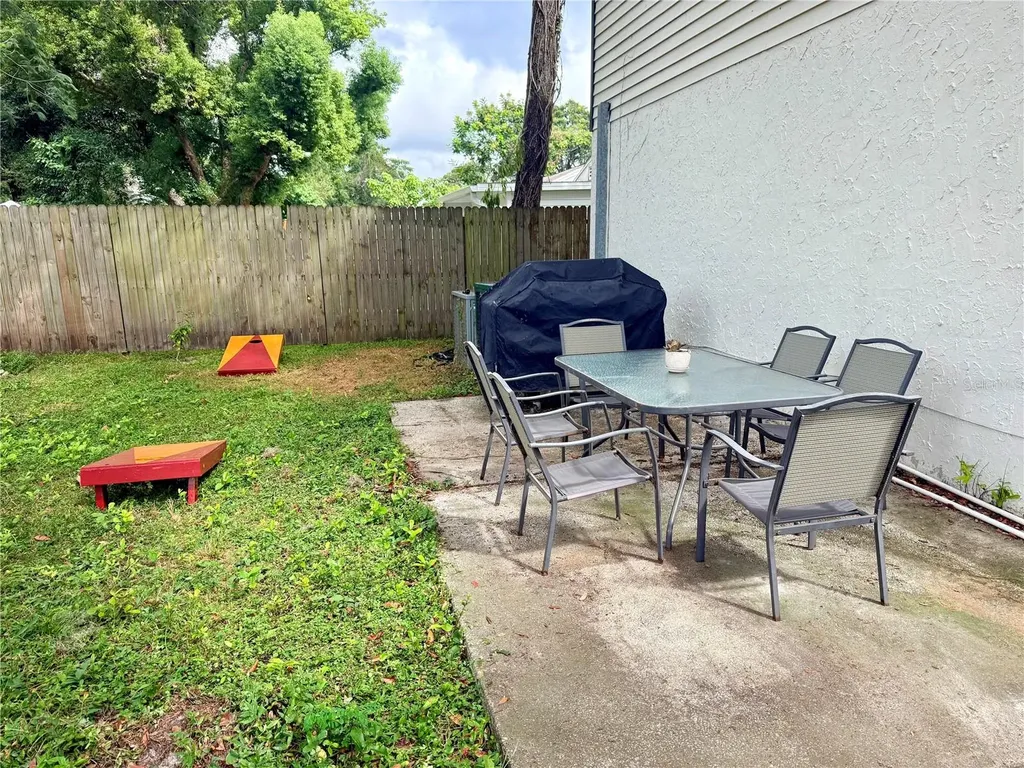 9402 N Semmes Street Tampa FL 33612