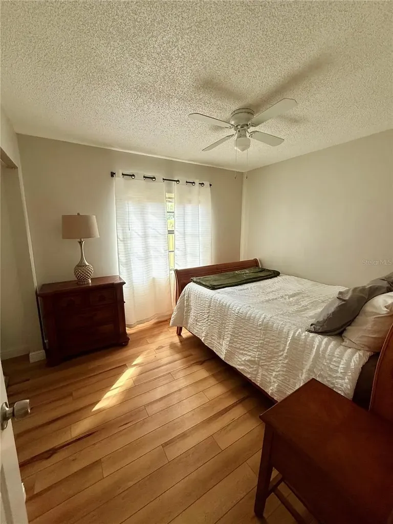 9402 N Semmes Street Tampa FL 33612