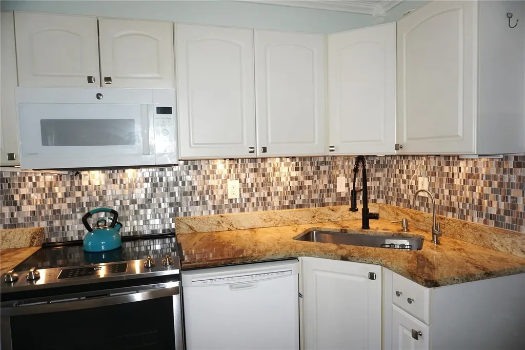 5916 16th Avenue N St Petersburg FL 33710