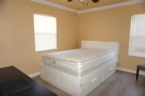 5916 16th Avenue N St Petersburg FL 33710