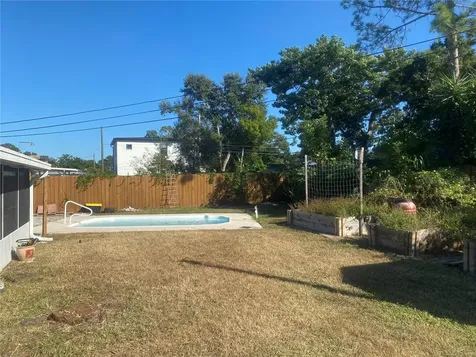 5916 16th Avenue N St Petersburg FL 33710