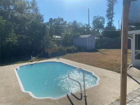 5916 16th Avenue N St Petersburg FL 33710