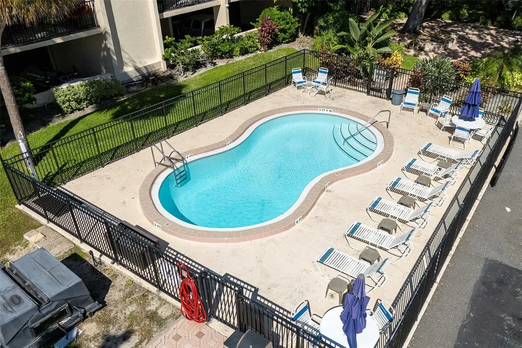 305 Tarpon Point Tarpon Springs FL 34689