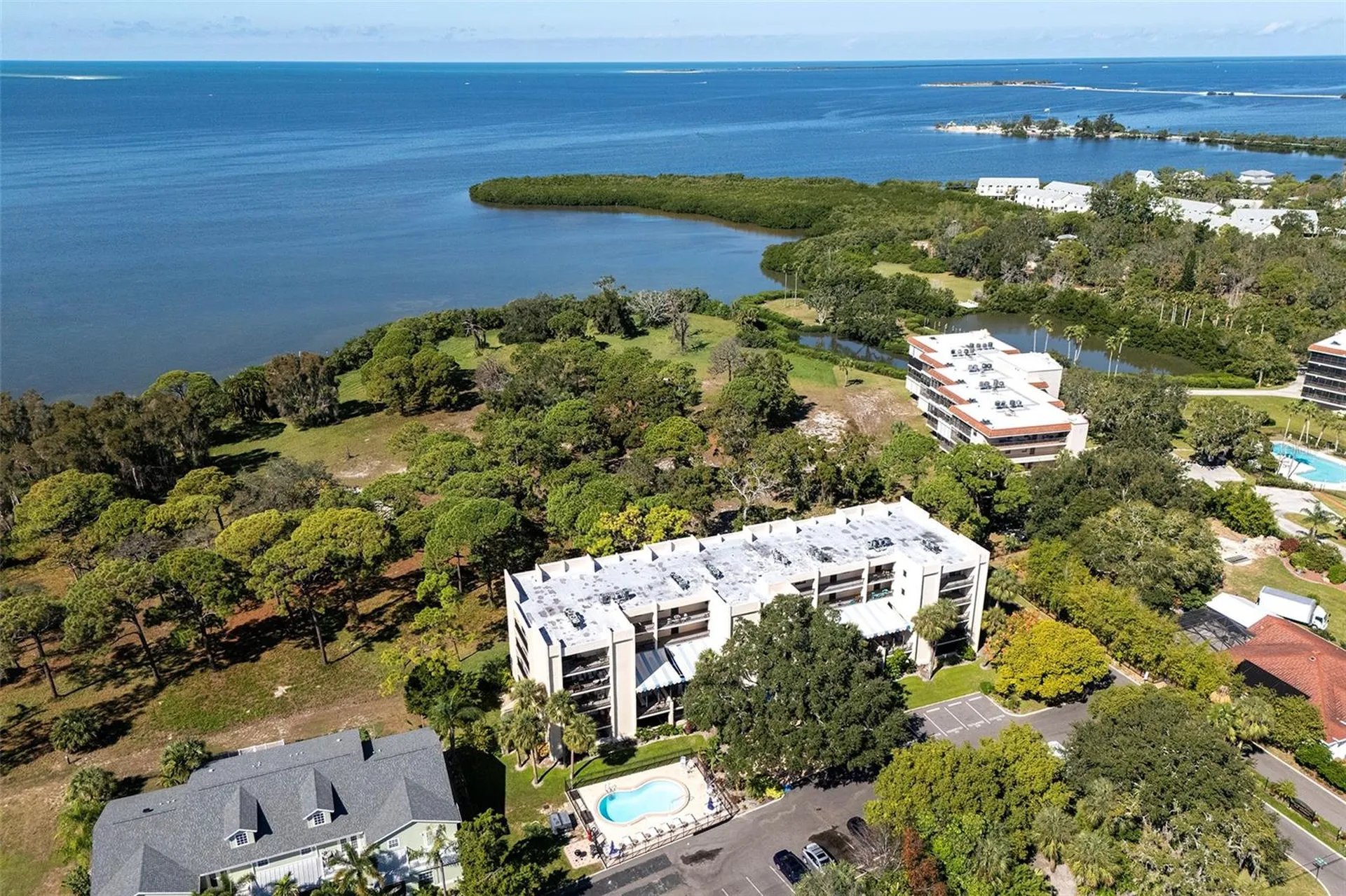 305 Tarpon Point Tarpon Springs FL 34689