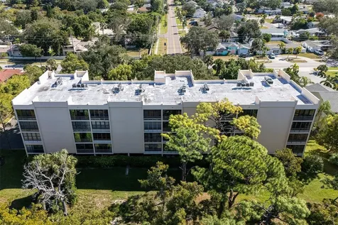 305 Tarpon Point Tarpon Springs FL 34689