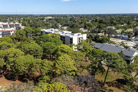 305 Tarpon Point Tarpon Springs FL 34689