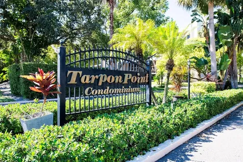 305 Tarpon Point Tarpon Springs FL 34689