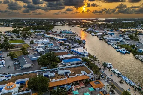 305 Tarpon Point Tarpon Springs FL 34689