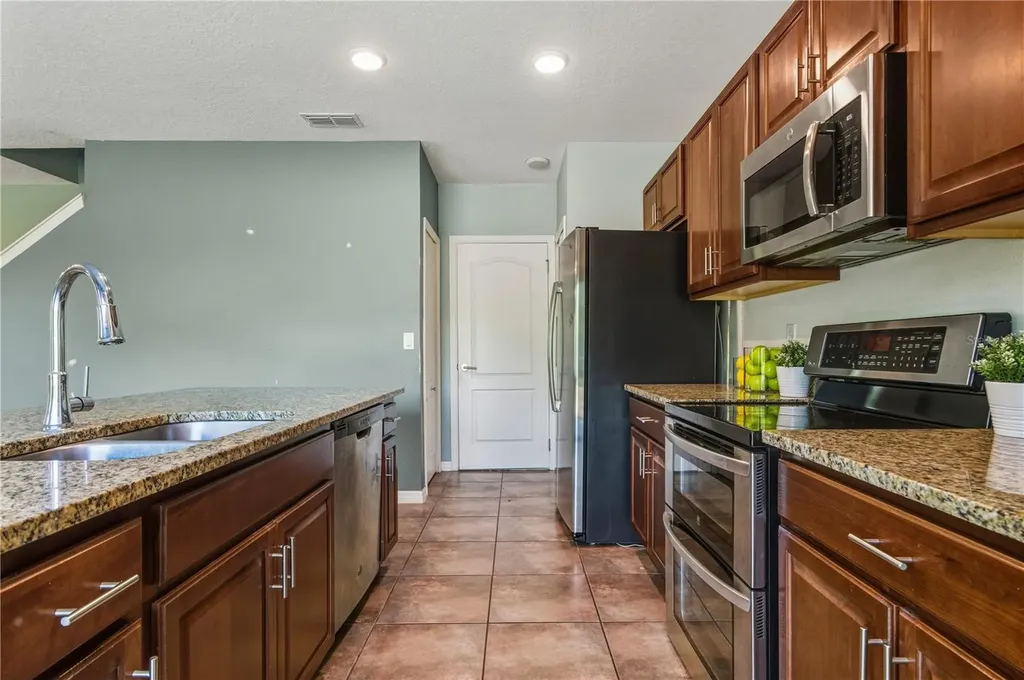 1131 Nelson Meadow Lane Poinciana FL 34759