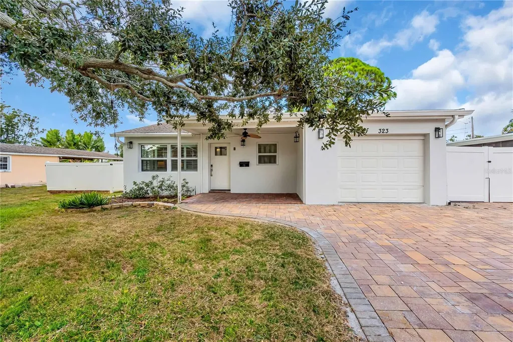 323 Freeport Avenue NE St Petersburg FL 33702