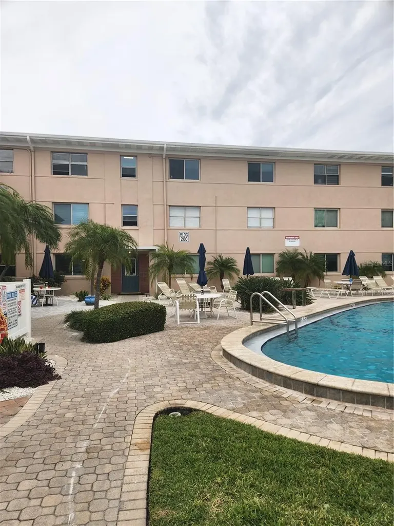6700 Sunset Way St Pete Beach FL 33706