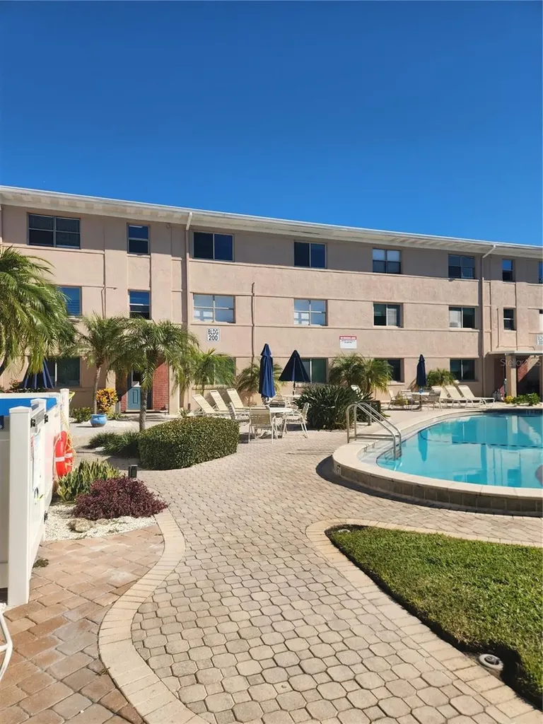 6700 Sunset Way St Pete Beach FL 33706