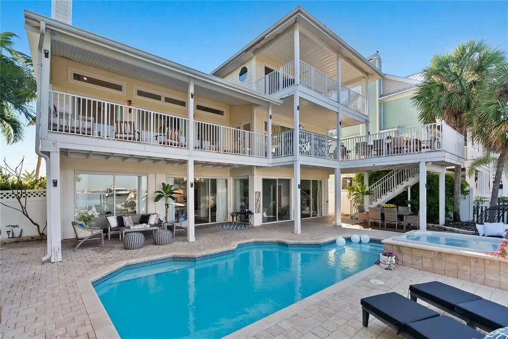 255 46th Avenue St Pete Beach FL 33706