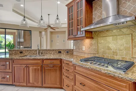9261 Mcdaniel Lane Sarasota FL 34240