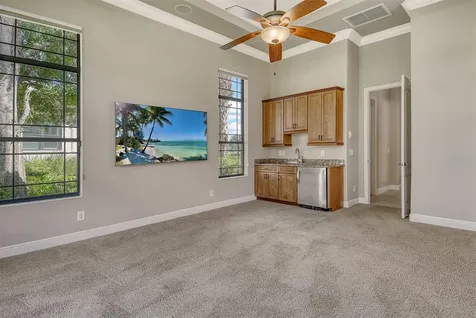 9261 Mcdaniel Lane Sarasota FL 34240