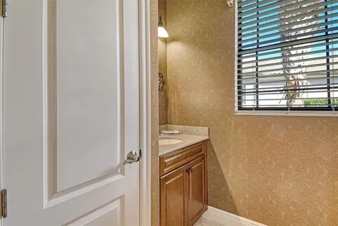 9261 Mcdaniel Lane Sarasota FL 34240
