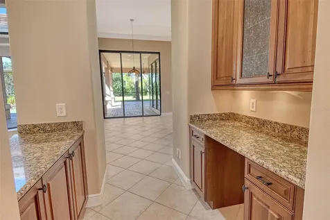 9261 Mcdaniel Lane Sarasota FL 34240