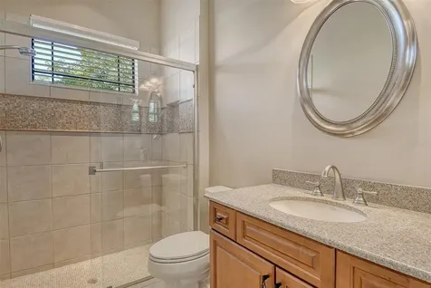 9261 Mcdaniel Lane Sarasota FL 34240
