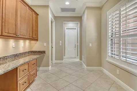 9261 Mcdaniel Lane Sarasota FL 34240