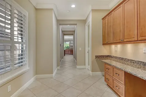 9261 Mcdaniel Lane Sarasota FL 34240