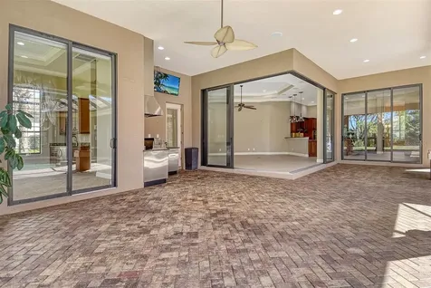 9261 Mcdaniel Lane Sarasota FL 34240