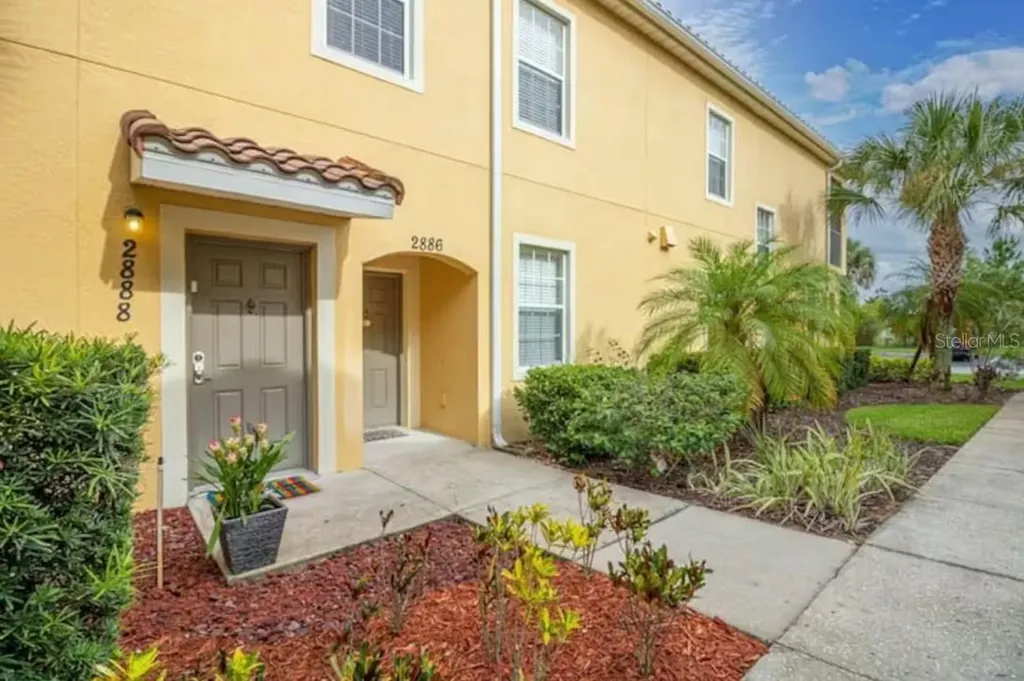 2888 Oakwater Drive Kissimmee FL 34747