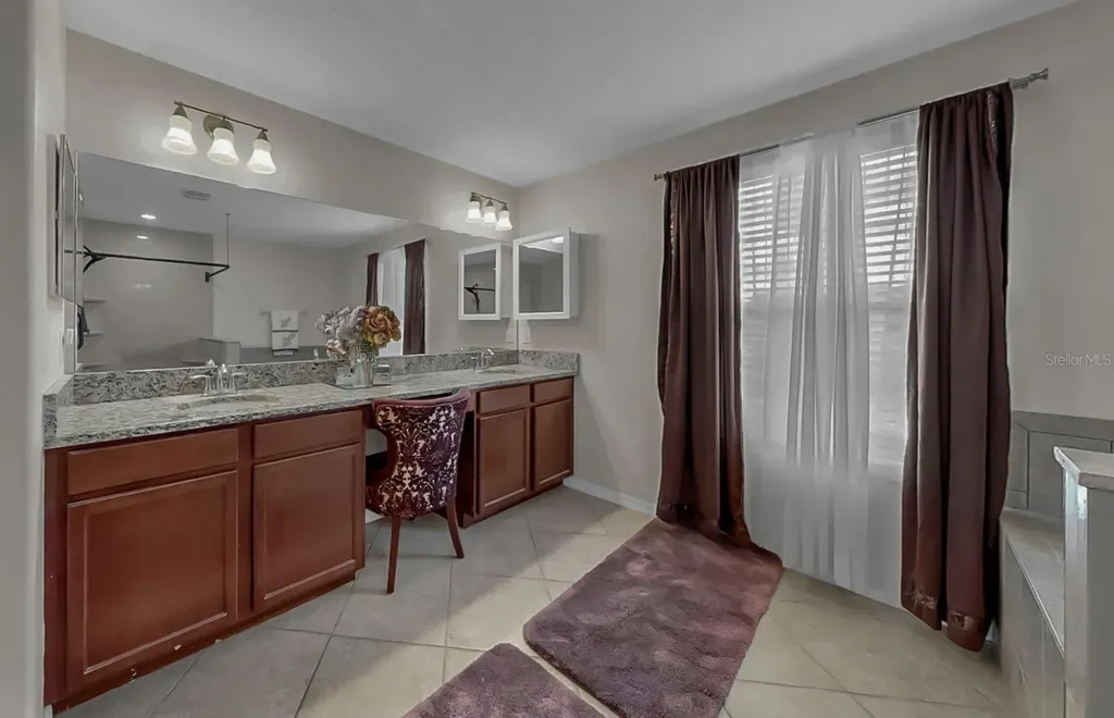 2429 Cumberland Cliff Drive Ruskin FL 33570
