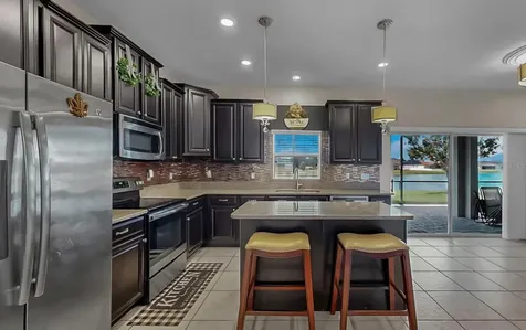 2429 Cumberland Cliff Drive Ruskin FL 33570