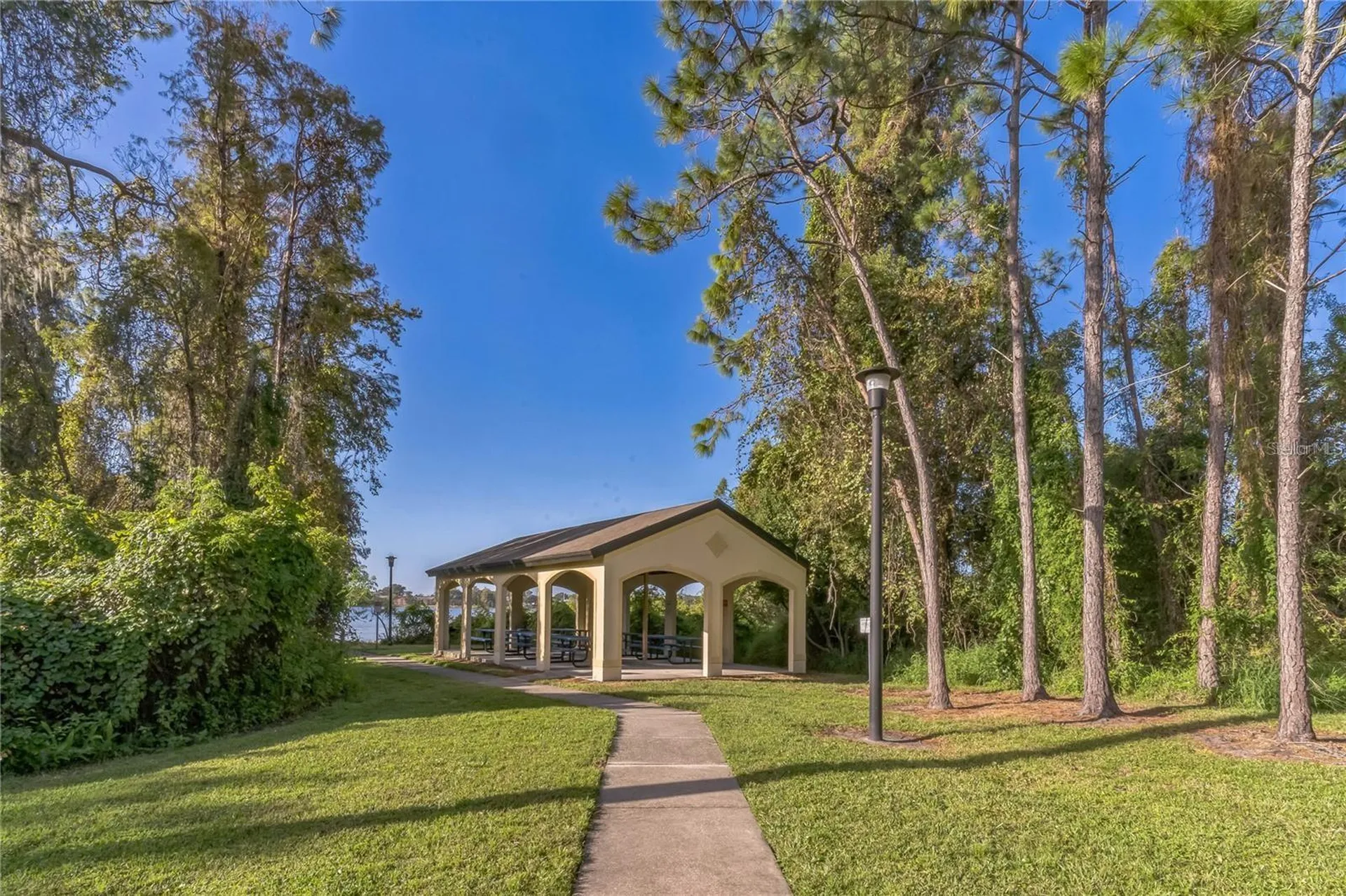 6040 Scotchwood Glen Orlando FL 32822