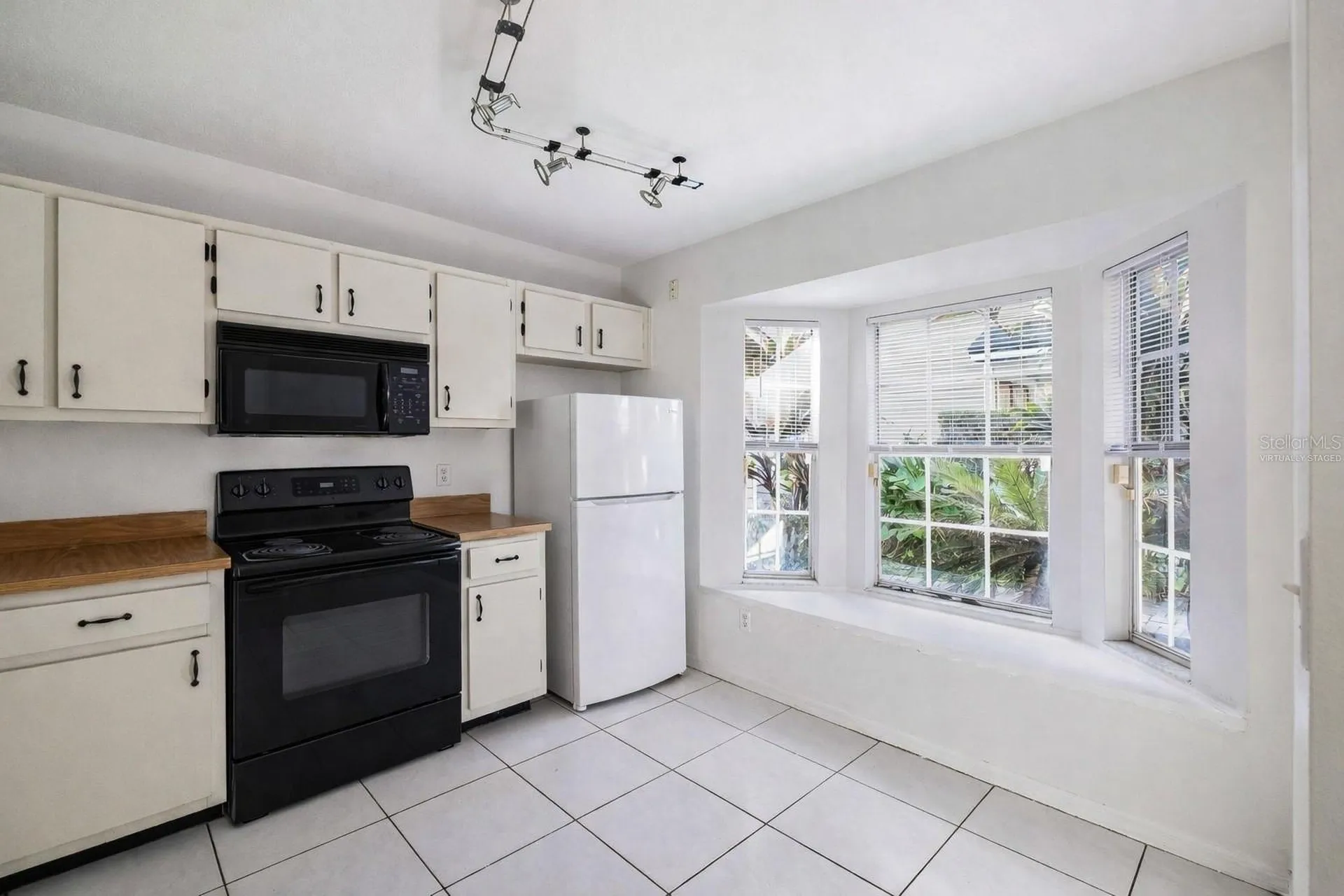 6040 Scotchwood Glen Orlando FL 32822