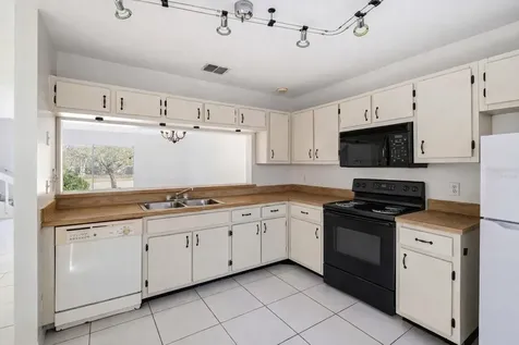 6040 Scotchwood Glen Orlando FL 32822