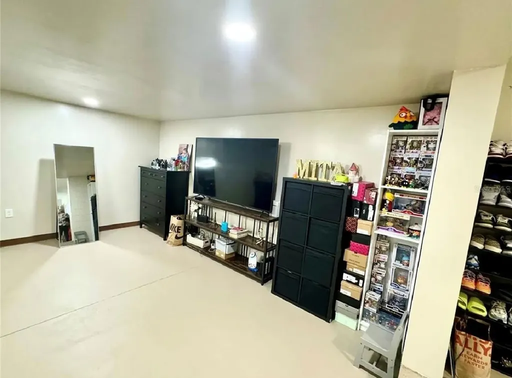 5832 Holmes Drive Orlando FL 32808